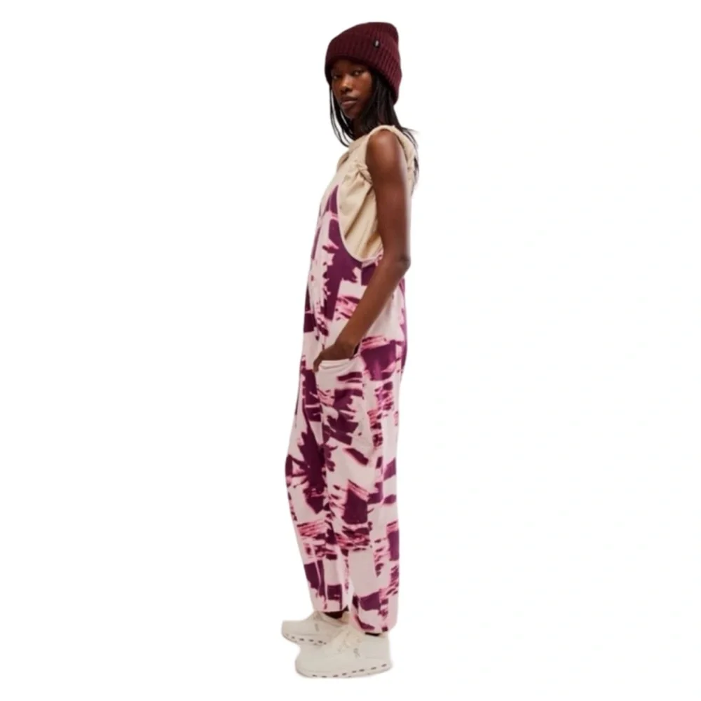 FP Movement Women’s Size Medium Hot Shot Palmy Beach Night Pink NWT! - Picture 1 of 10